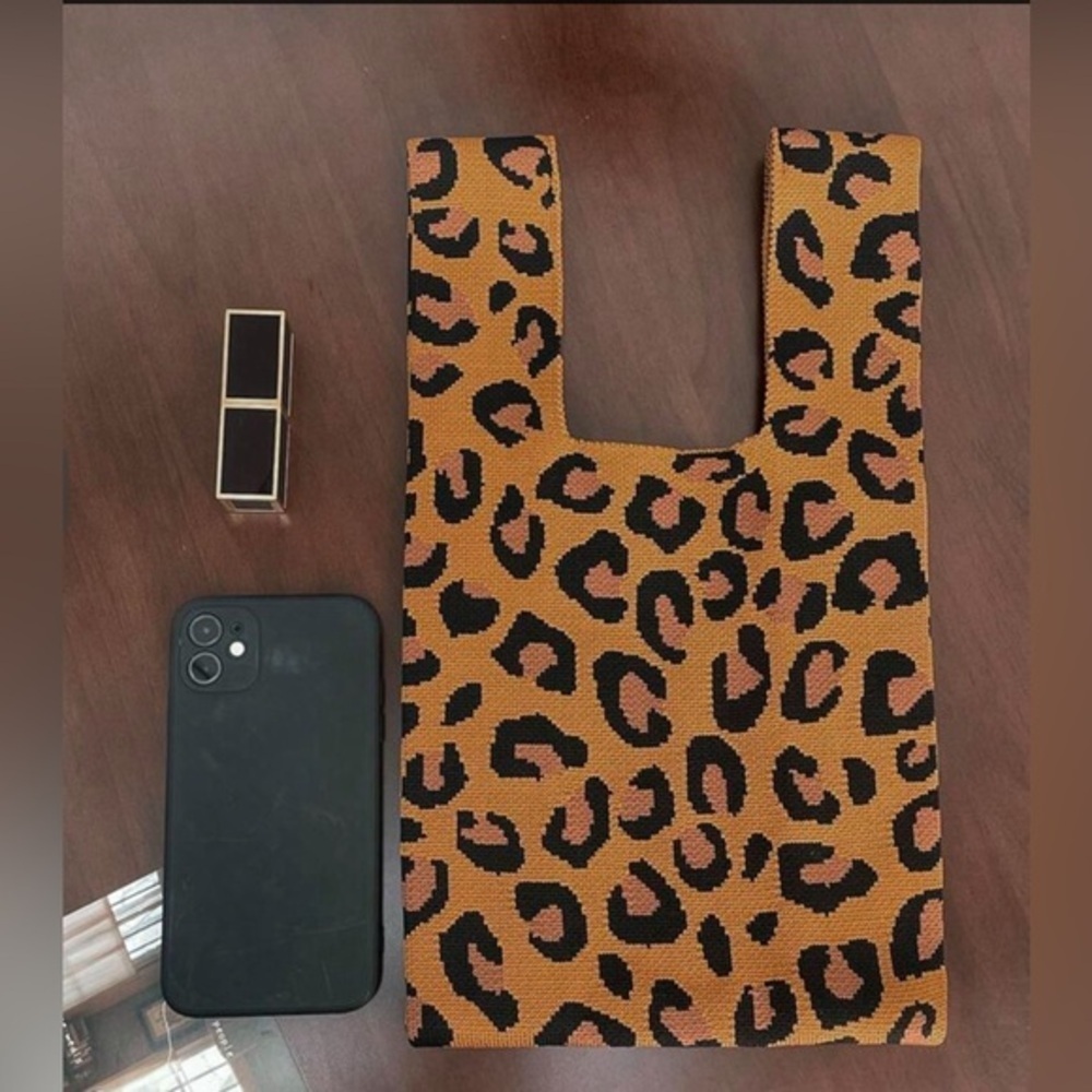 ✨NEW✨ Leopard Print mini wrist wristlet Bag clutch - Picture 7 of 8